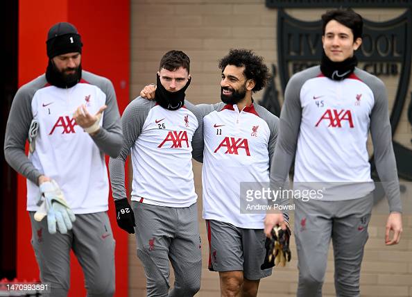 Robertson and Salah in Liverpool training (Photo: Andrew Powell/Liverpool FC via GETTY Imagws