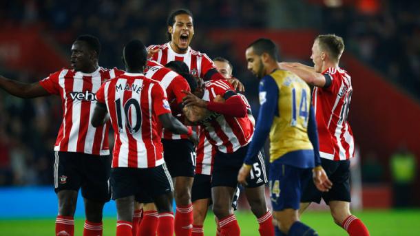 Los jugadores del Southampton celebrando un gol ante el Arsenal | Foto: Skysports