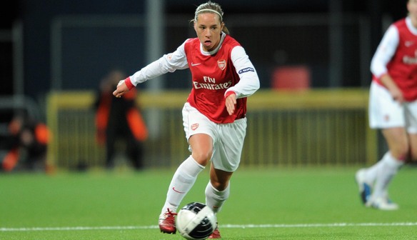 (Nobbs on the ball for Arsenal. Photo: ArsenalLadies.com)