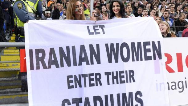 Supporters protest against the stadium ban. (Photo: AFP)