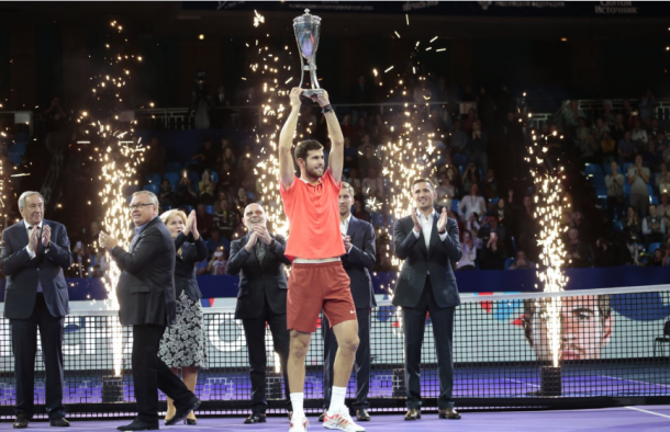 Karen Khachanov hoists the trophy in Moscow. Photo: Kremlin Cup