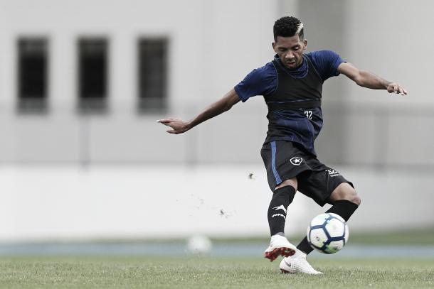 Matheus Fernandes luta para voltar a sua melhor forma. Foto: Vitor Silva/SSPress/Botafogo.