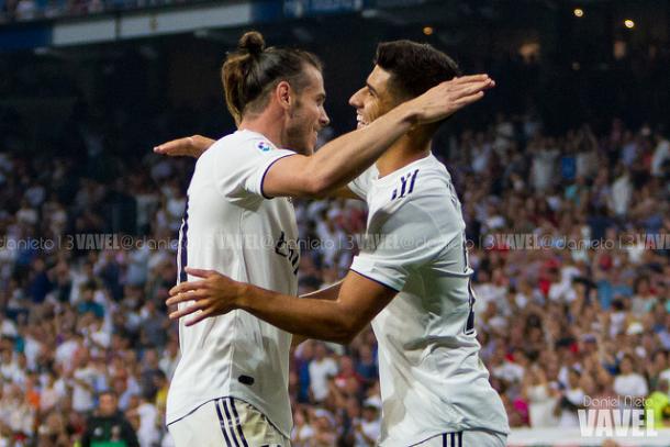 Bale celebra su gol junto a Asensio | Foto: Daniel Nieto