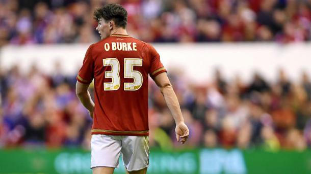 Burke con la camiseta del Nottingham Forest. Foto: Nottingham Forest