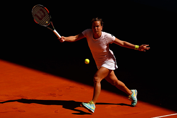 Strycova finds the break right at the end to take the opening set | Photo: Julian Finney/Getty Images