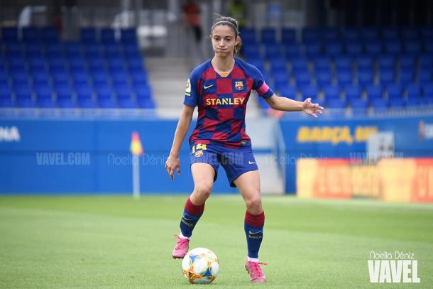 Aitana Bonmatí con el balón. FOTO: Noelia Déniz