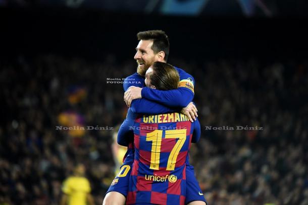 Leo Messi y Griezmann celebrando un gol en el Camp Nou. | Foto: Noelia Déniz VAVEL