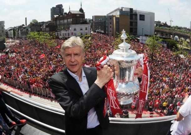 Arsene Wenger lifts aloft the FA Cup | Photo: Arsenal.com