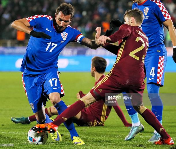 Manduzukic, autor de un gol en la victoria croata en 2015 | Foto: Getty Images