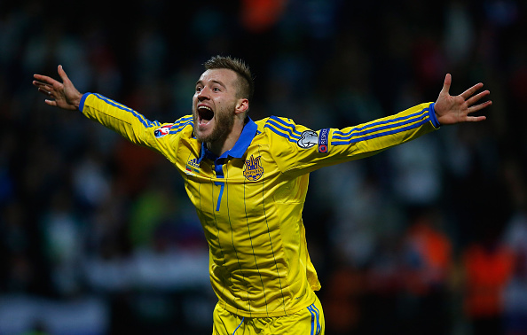 Quizá sea otro siete el nuevo héroe ucraniano, Yarmolenko. // Foto: Getty Images