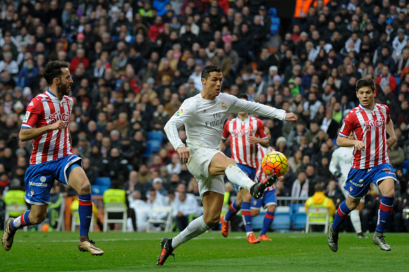 Cristiano Ronaldo e o Real Madrid esbarraram na forte marcação do Sporting em casa (Foto: Getty Images)