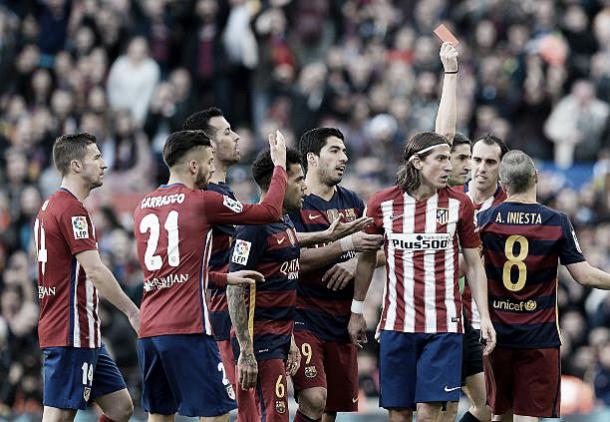 Filipe é expulso após agredir Messi | Foto: Josep Lago/Getty Images