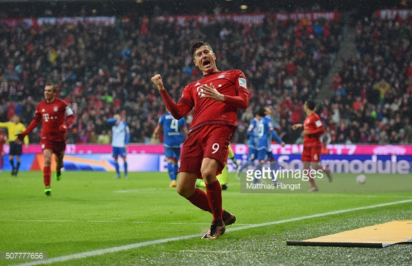 Lewandowski celebrates scoring his second goal agains Hoffenheim back in January | Photo: Matthias Hangst / Getty Images