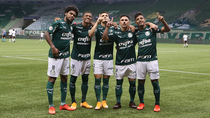 Jogadores do Palmeiras comemorando um dos gols (Foto: Divulgação/Palmeiras)