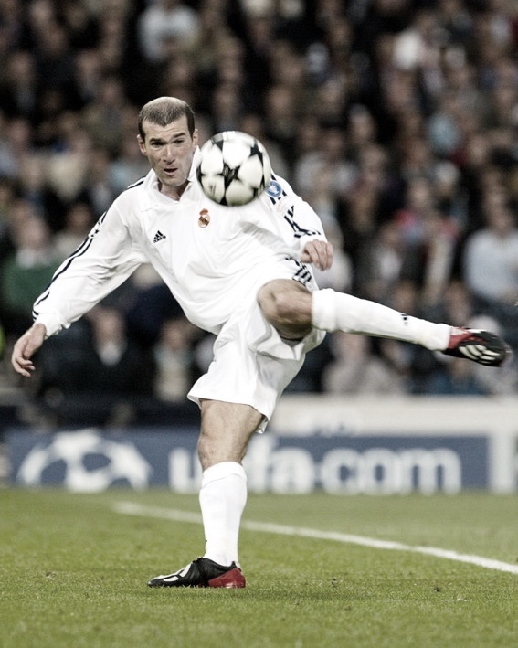 Zidane marca el gol que le da al Madrid su novena Copa de Europa. Foto: @realmadrid