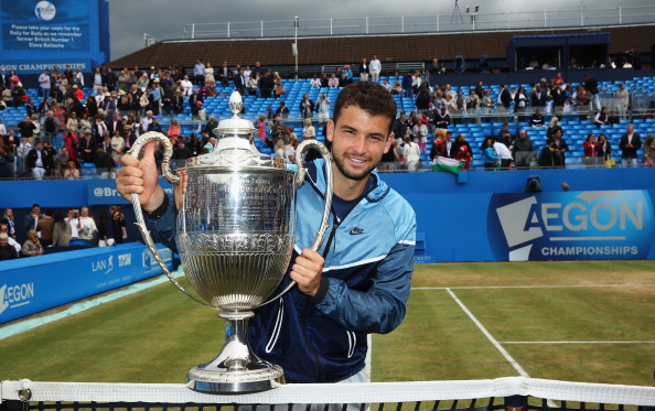 Grigor Dimitrov with the Queens Club trophy in 2014 following a win against Feliciano Lopez (Photo: Matthew Stockman/Getty Images) 