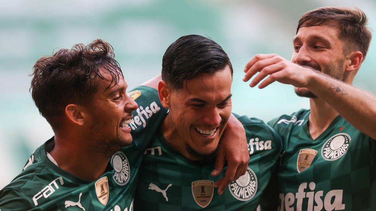 Scarpa comemorando o gol de Gómez, onde ele deu assistência (Foto: Cesar Greco/Divulgação/Palmeiras)
