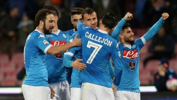 Il Napoli esulta dopo il successo sul Chievo. Fonte: Getty Images.