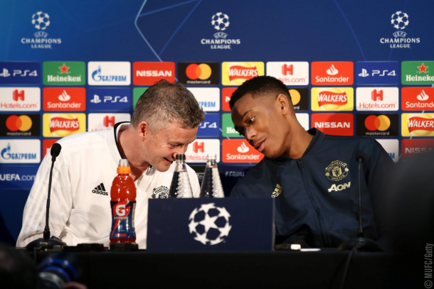 Martial y Ole Gunnar durante la rueda de prensa. Foto: Twitter Manchester United.