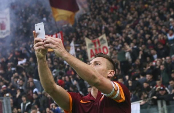 Totti e il selfie - Foto: Reuters 