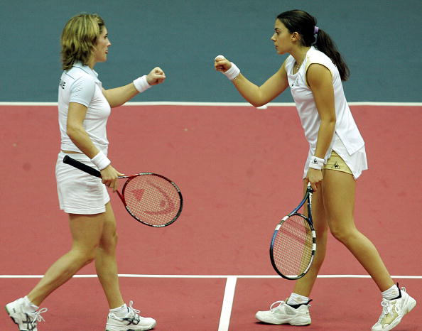 Bartoli and Liot were the last French pair to win a doubles title | Photo: Alexander Nemenov/Getty Images