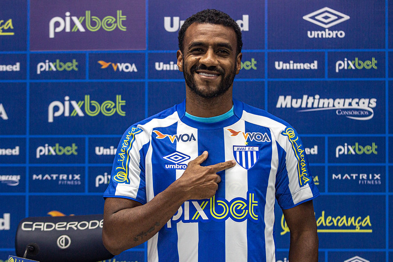Muriqui ainda não reestreou - condições física e técnica são grandes incógnitas (Foto: Leandro Boeira/Avaí FC)