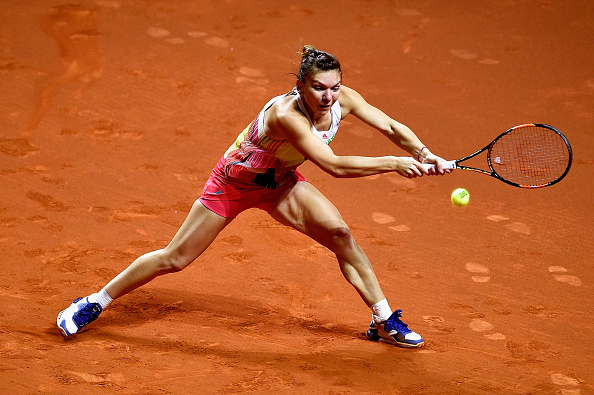 Halep in cruise control | Photo: Dennis Grombkowski/Getty Images