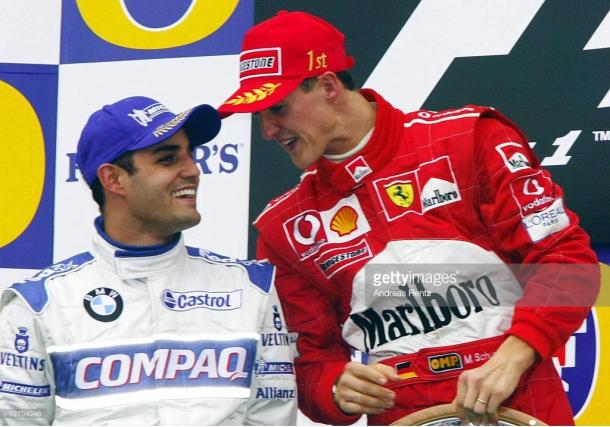 Montoya (L) had no answer to Schumacher's pace. | Photo: Getty Images/Andreas Rentz