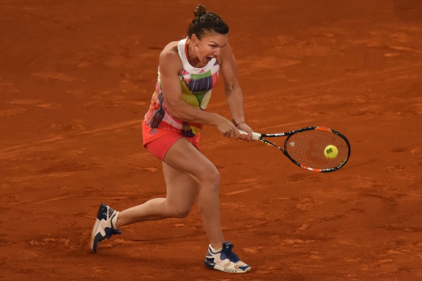 Halep (pictured) pushed by Cibulkova in a tight game but survives | Photo: Pedro Armestre/Getty Images