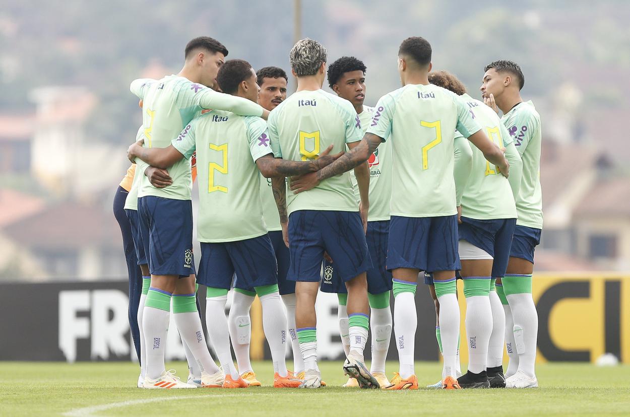 Brazil vs Dominican Republic live online: red card, Giovane goal, score,  stats and updates