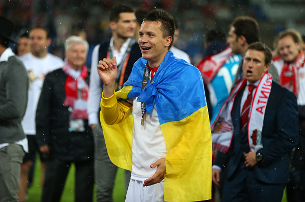 Konoplyanka celebrates winning the Europa League with Sevilla last season. (Photo: Getty)