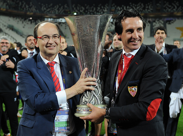 Treinador conquistou três títulos da Uefa Europa League pelo clube (Foto: Getty Images)