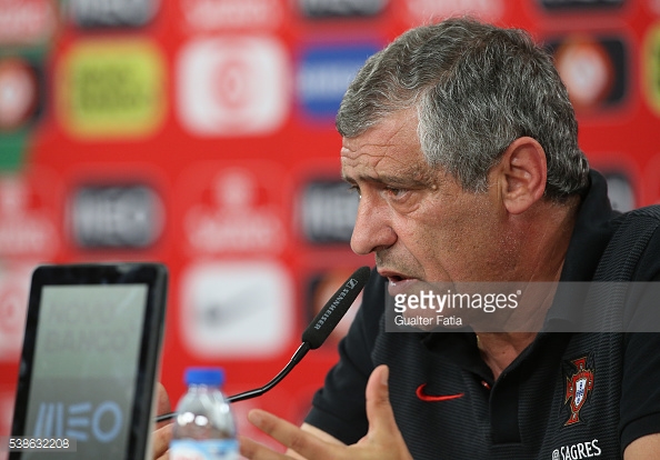 Fernando Santos não sabe ainda se poderá contar com Quaresma no 11