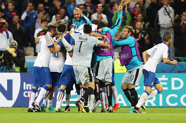 Italia celebra la victoria. // Foto: Getty Images