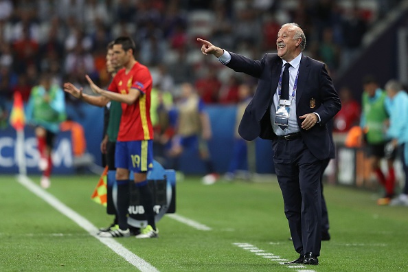 Del Bosque comemorou a vitória tranquila, diante da Turquia (Foto: Getty Images)