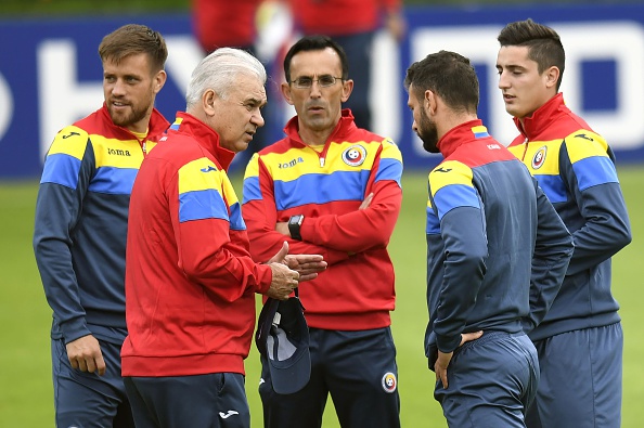 Anghel Iord?nescu (second left) speaks with doubtful trio 