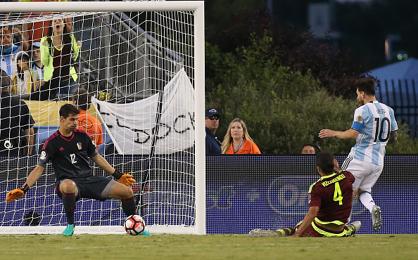 Gol histórico. Messi iguala a Batistuta. // Foto: Getty Images