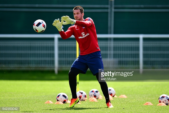 Heaton is hoping to dislodge Joe Hart as England's number one (photo: Getty Images)