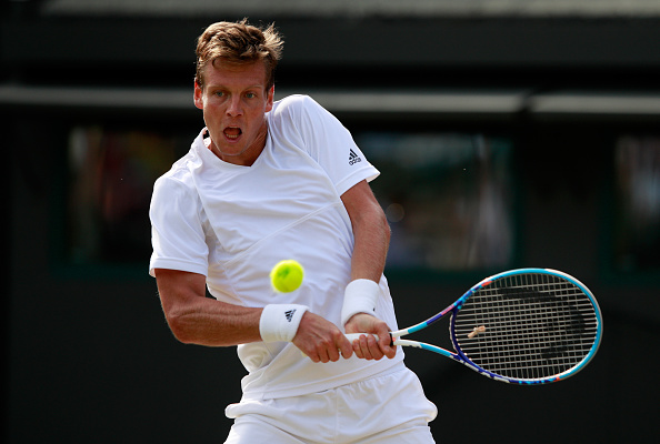 Tomas Berdych hits a backhand/Photo: Adam Pretty/Getty Images