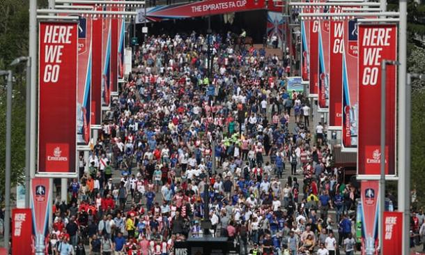 Así llegaban los aficionados de ambas parcialidades a Wembley | Foto: Getty Images.