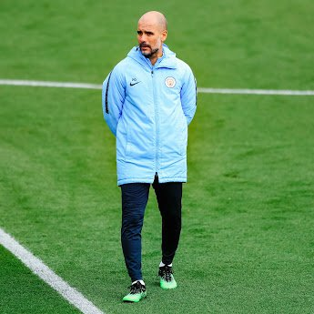 Guardiola durante el entrenamiento del City / Foto: Twitter Manchester del City