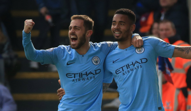 Gabriel Jesús junto a Bernardo Silva / Foto: Twitter oficial Manchester City