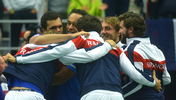 The French team celebrates victory over the Czech Republic (Photo: Michal Cizek/Getty Images) 