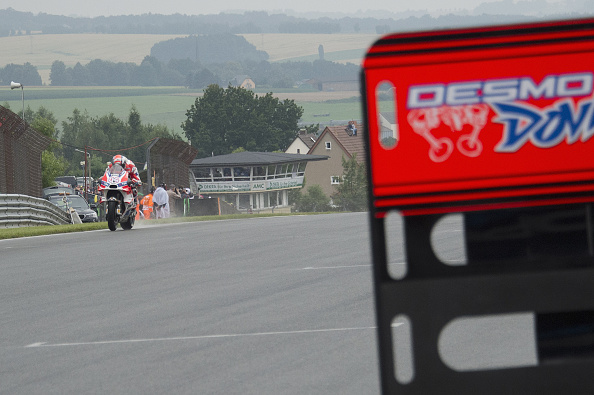 Ducati team keeping Dovizioso up to date - Getty Images