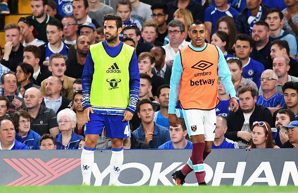 Dimitri Payet warming up during West Ham's 2-1 defeat to Chelsea | Photo: Getty Images