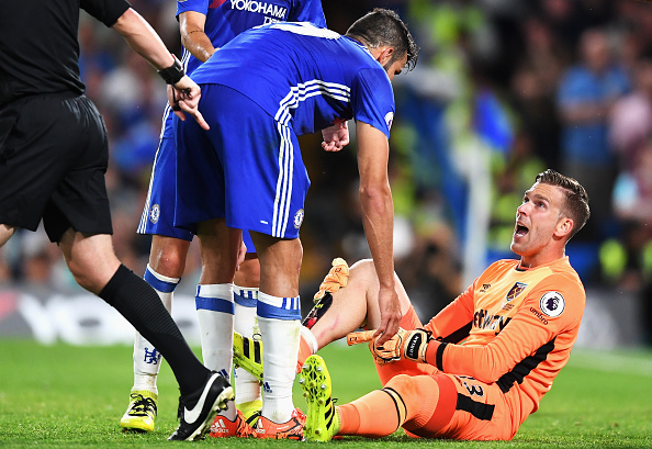 Above: Diego Costa talking a frustrated Adrian in West Ham's 2-1 defeat to Chelsea | Photo: Getty Images 