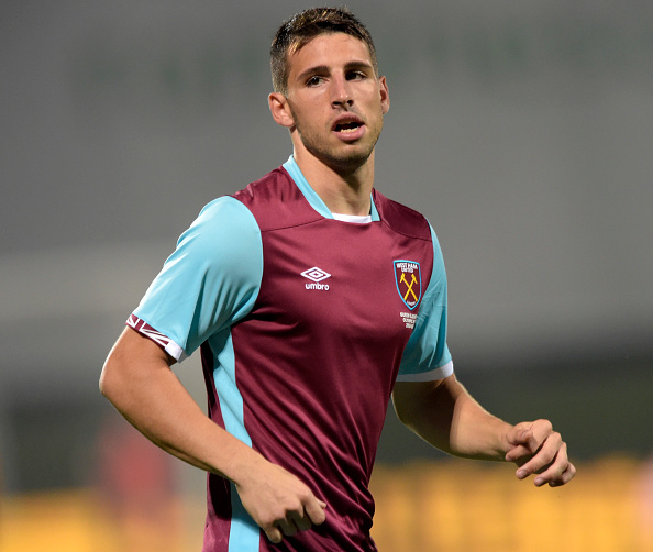 Jonathan Calleri in action during West Ham's 1-1 draw with Astra Giurgiu | Photo: Getty Images
