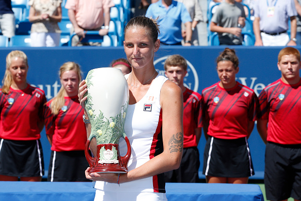 Plikosva with the Cincinnati trophy | Photo: Joe Robbins/Getty Images