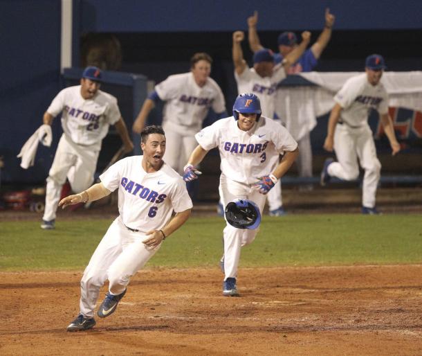 India scored the game-winning run in the 11th/Photo: HPE News