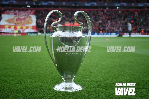 La Champions presidía el partido en Anfield | Foto: Noelia Déniz - VAVEL